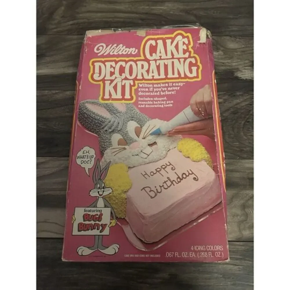Vintage WILTON Cake Decorating Kit STAR WARS R2D2 And Bugs Bunny Baking Pan 1977
